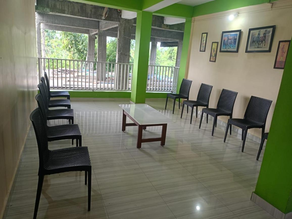 Hotel Kaziranga Holidays Exteriör bild
