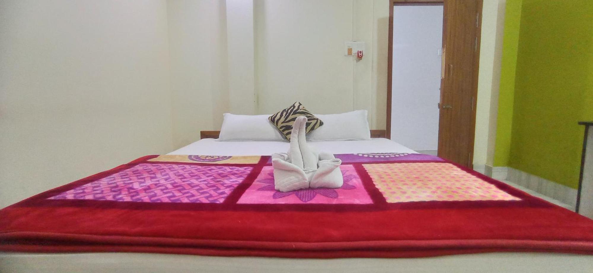 Hotel Kaziranga Holidays Exteriör bild
